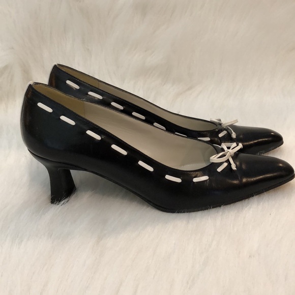 Stuart Weitzman Shoes - Vintage Stuart Weitzman for Browns Black Leather Kitten Heels Size 6.5